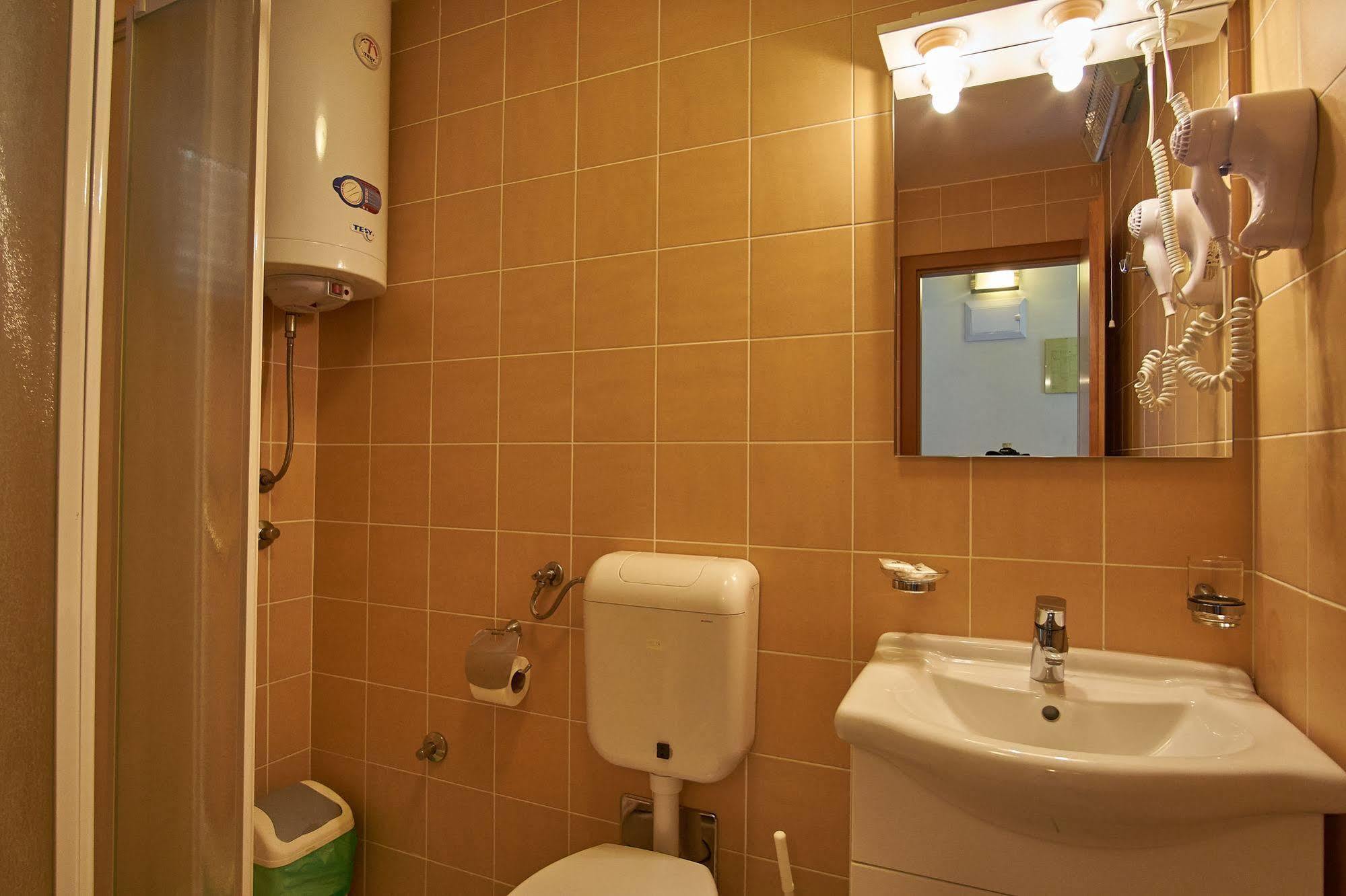 Hotel Vila Ruzica- Glavna Zgrada I Depandanse Crikvenica Eksteriør billede
